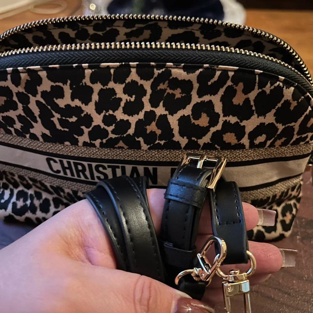Christian Dior GWP Crossbody - Picture 7 of 8